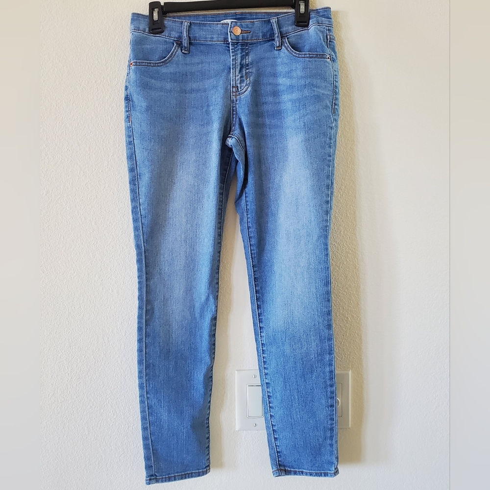 Old Navy - Super Skinny Design
